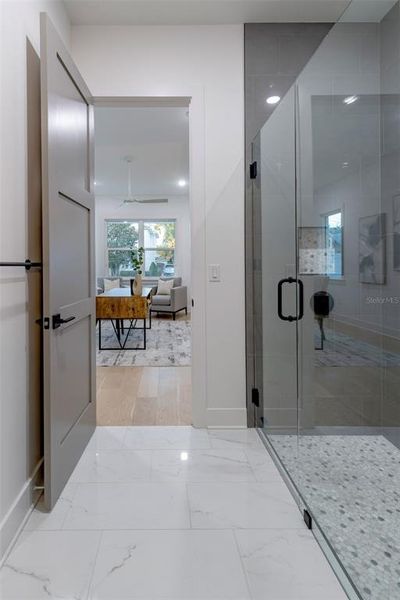 Furnished interior view inside a new home in , Orlando (Image 39).