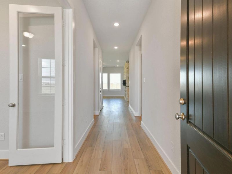 Spacious, unfurnished interior of a new home in Lago Mar, Texas City (Image 14). Spacious, unfurnished interior of a new home in Lago Mar, Texas City (Image 14).