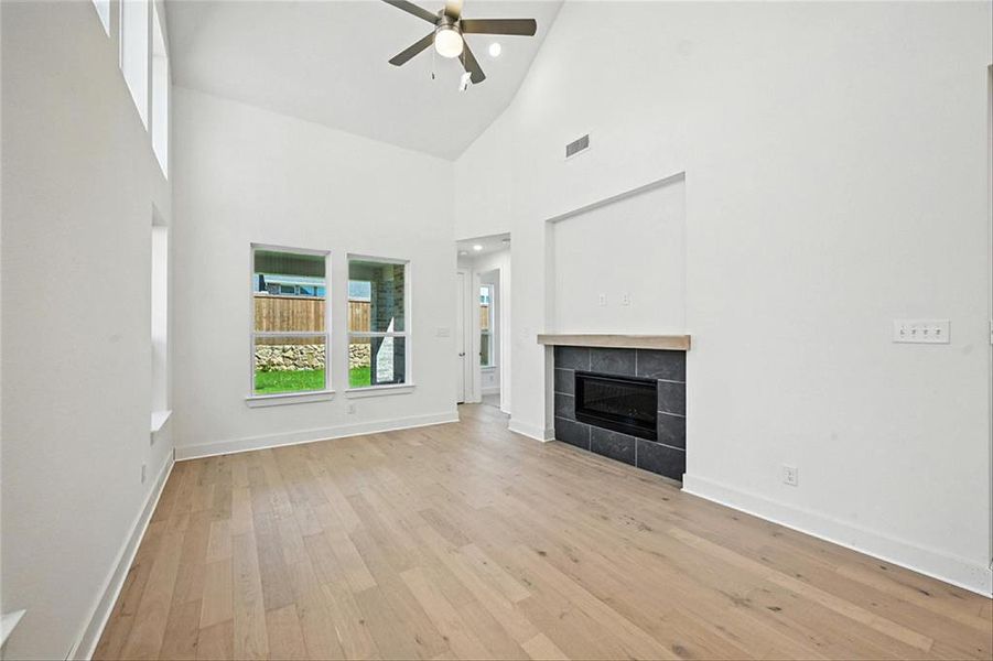 811SunflowerTrailANGECM009 811SunflowerTrailANGECM009