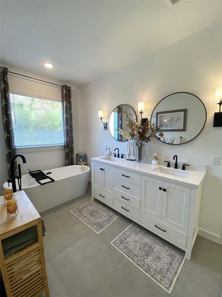 Furnished interior view inside a new home in Centennial Oaks, Santa Fe (Image 26).