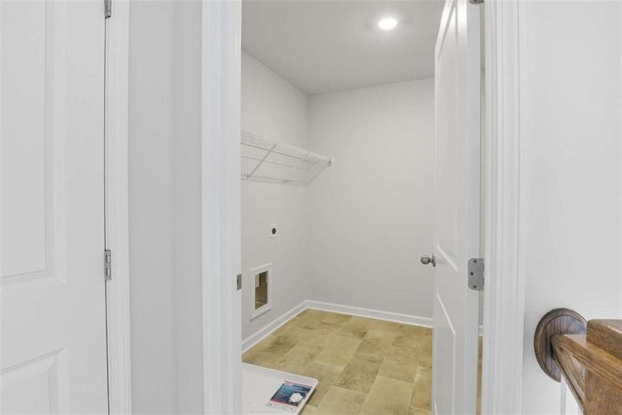 Spacious, unfurnished interior of a new home in Creekside Landing, Dallas (Image 13).