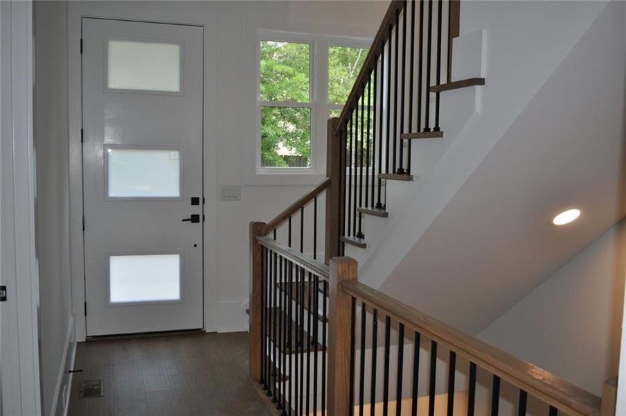 Spacious, unfurnished interior of a new home in , Marietta (Image 22).