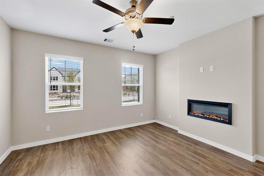 Spacious, unfurnished interior of a new home in Solterra Texas, Mesquite (Image 20).