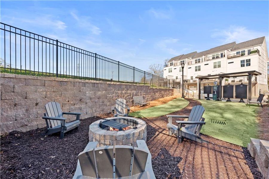 Exterior details and patio area of a home in 1871 Hollywood, Atlanta (Image 18).