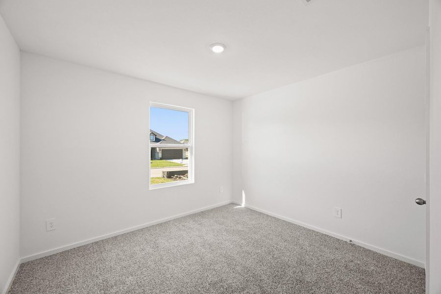 Spacious, unfurnished interior of a new home in Lexington Heights, Willis (Image 17).