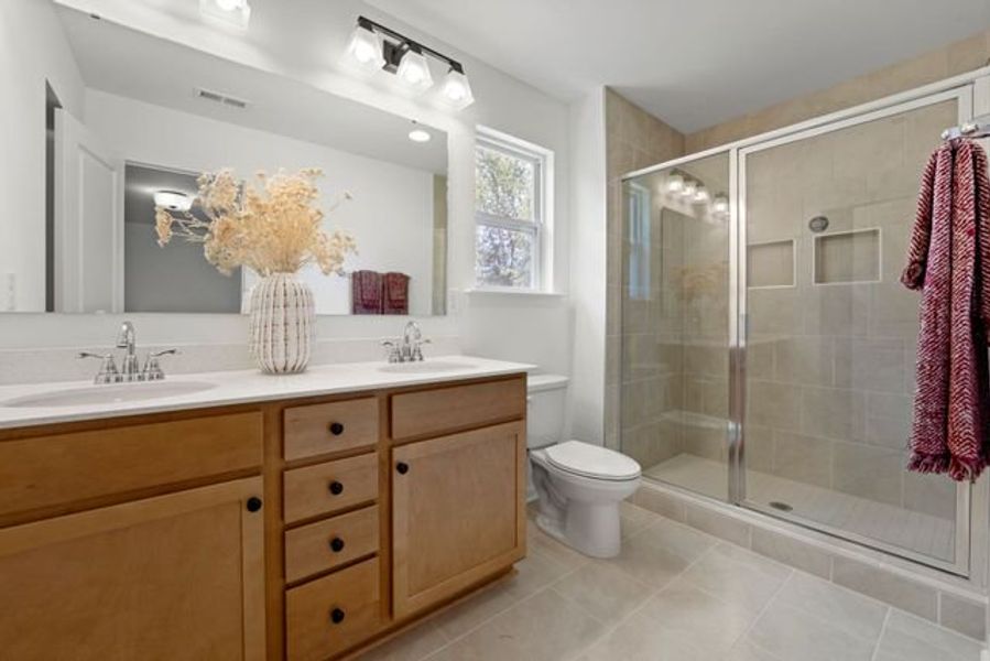 Representative furnished interior of a home built from the Hope by True Homes in Westbrook Falls, Colfax (Image 18).