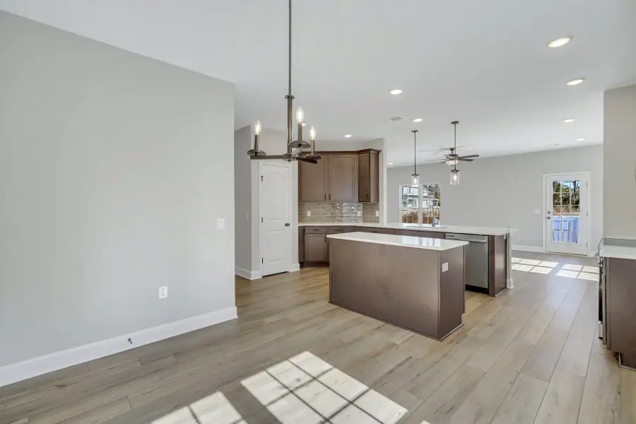 Fripp – Breakfast Area and Kitchen Fripp – Breakfast Area and Kitchen
