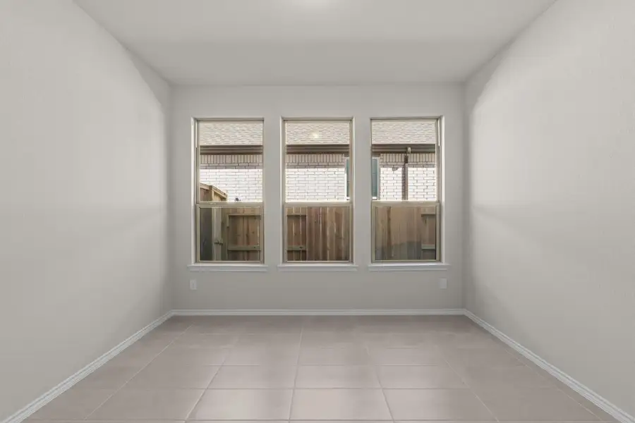 Spacious, unfurnished interior of a new home in The Trails, New Caney (Image 31).