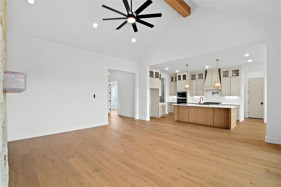 Spacious, unfurnished interior of a new home in , Waxahachie (Image 27).