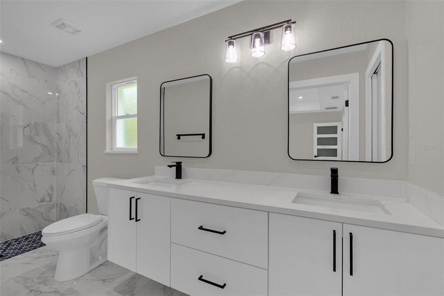 Furnished interior view inside a new home in , Dunnellon (Image 10).