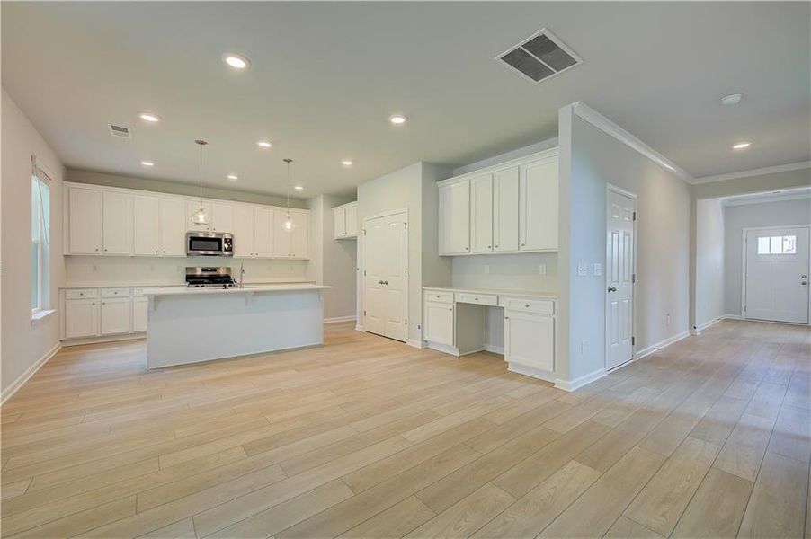 Spacious, unfurnished interior of a new home in Cooper Park, McDonough (Image 14).