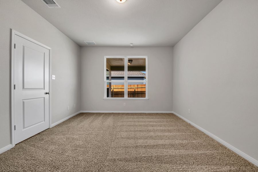 Spacious, unfurnished interior of a new home in Arroyo Ranch, Seguin (Image 9). Spacious, unfurnished interior of a new home in Arroyo Ranch, Seguin (Image 9).