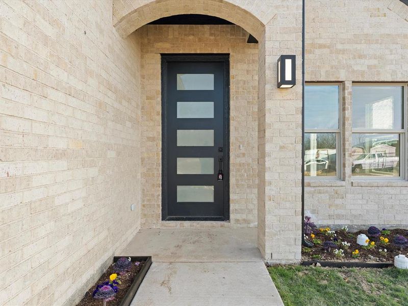 Exterior details and patio area of a home in , West Tawakoni (Image 24).