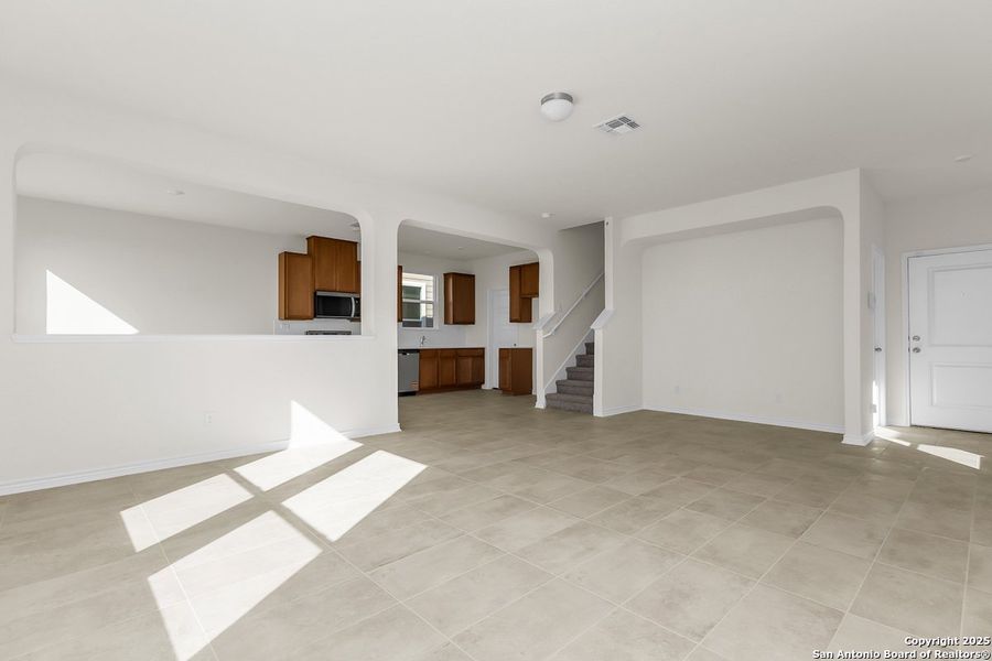 Spacious, unfurnished interior of a new home in Knox Ridge, Converse (Image 8).