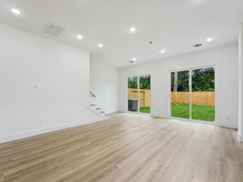 Spacious, unfurnished interior of a new home in , Houston (Image 28).