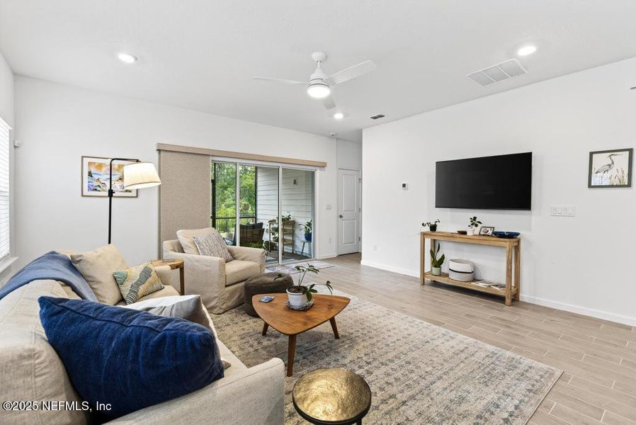 Furnished interior view inside a new home in , Yulee (Image 14).
