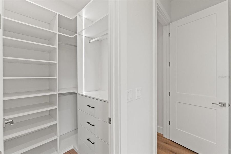 Spacious, unfurnished interior of a new home in Southern Hills Plantation, Brooksville (Image 41).