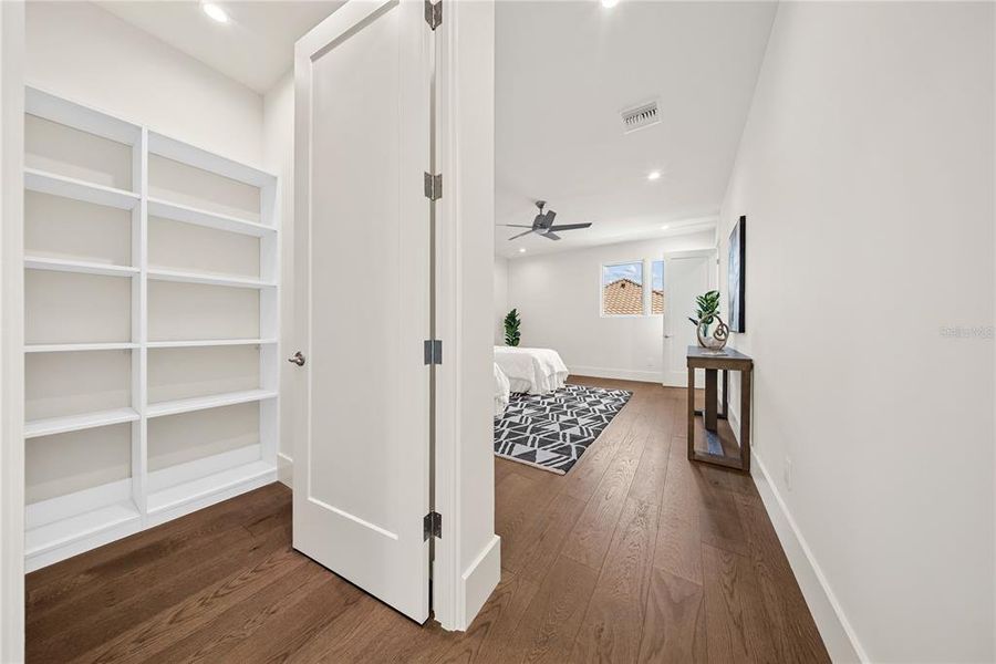 Image 86 of a home in .