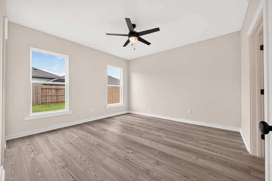 Spacious, unfurnished interior of a new home in Aldeana, Bonney (Image 34).
