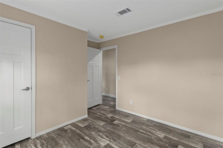 Spacious, unfurnished interior of a new home in , Dade City (Image 35).