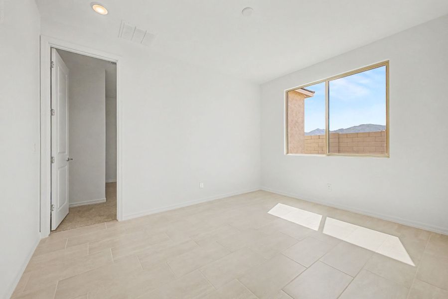 Spacious, unfurnished interior of a new home in White Tank Vistas, Waddell (Image 13). Spacious, unfurnished interior of a new home in White Tank Vistas, Waddell (Image 13).
