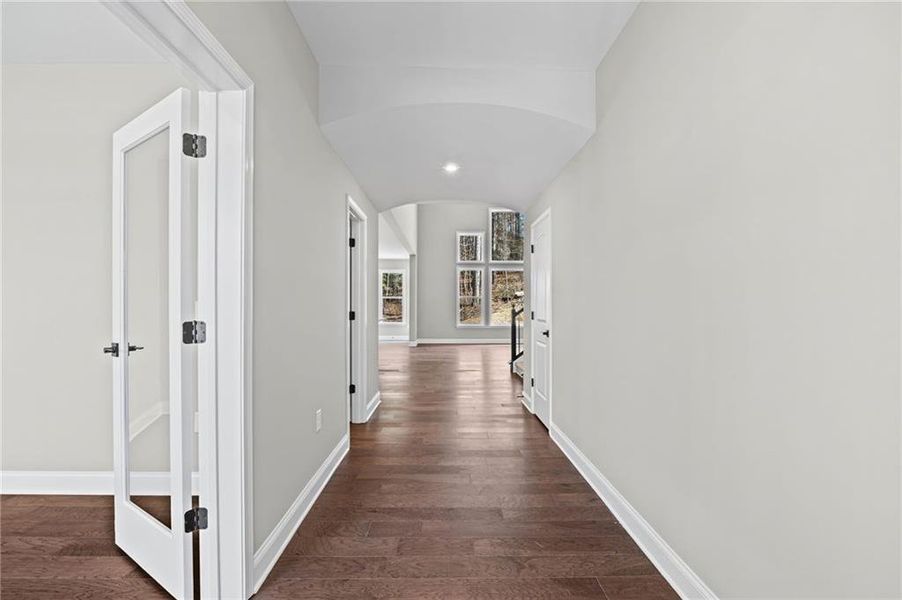 Spacious, unfurnished interior of a new home in Governor’s Preserve, Canton (Image 16).