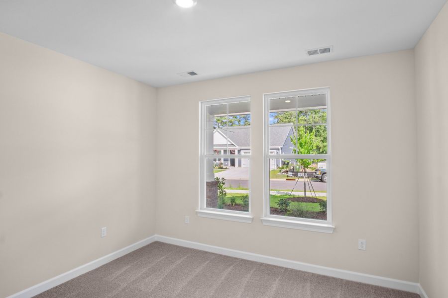 Spacious, unfurnished interior of a new home in Coastal Club of the Carolinas, Calabash (Image 18).