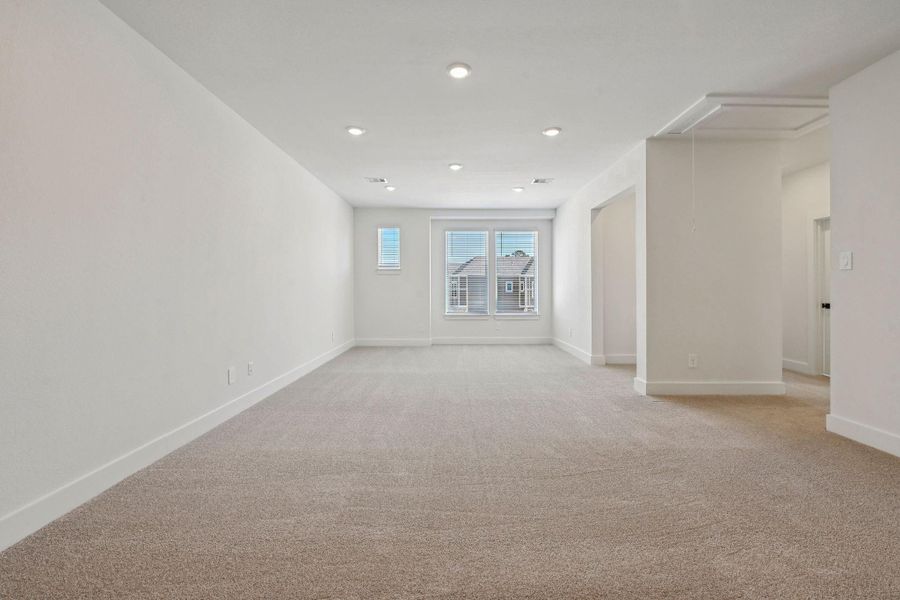 Spacious, unfurnished interior of a new home in Pinewood Trails - Luxe Series, Houston (Image 31).