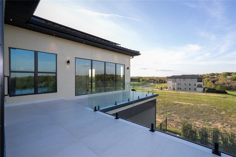 Exterior details and patio area of a home in , Montverde (Image 35).