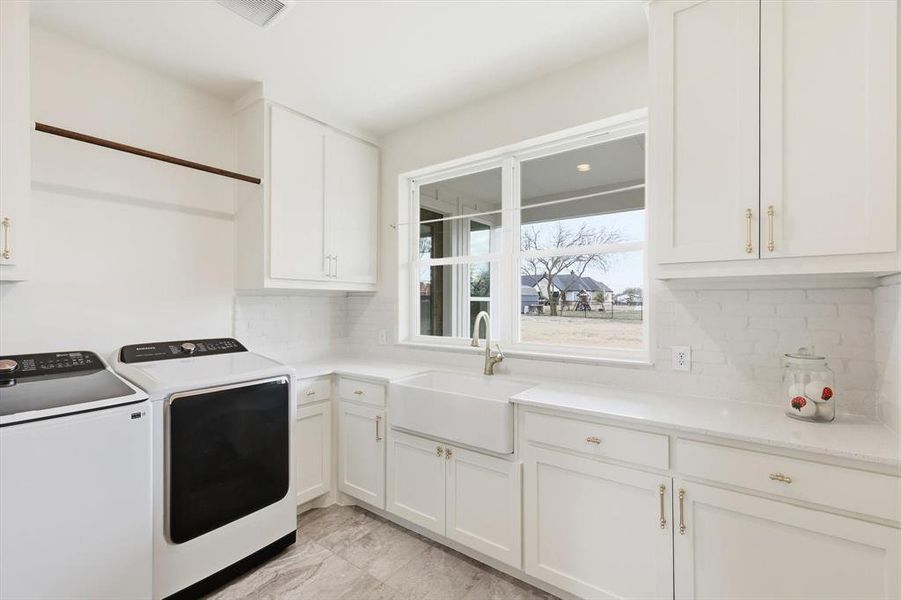 Furnished interior view inside a new home in , Melissa (Image 5).