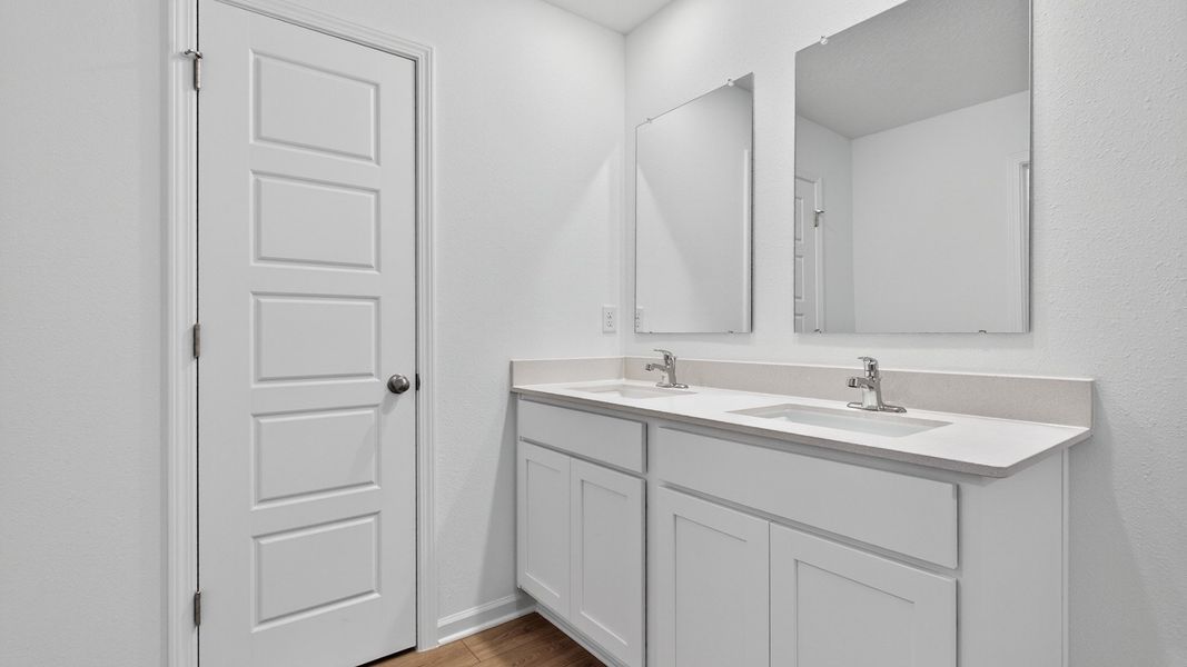 Representative furnished interior of a home built from the Elston+ by D.R. Horton in Diamond Springs, Jacksonville (Image 8).