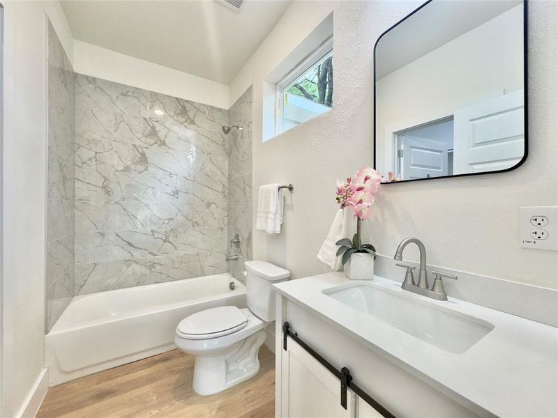 Furnished interior view inside a new home in , Dallas (Image 15). Furnished interior view inside a new home in , Dallas (Image 15).