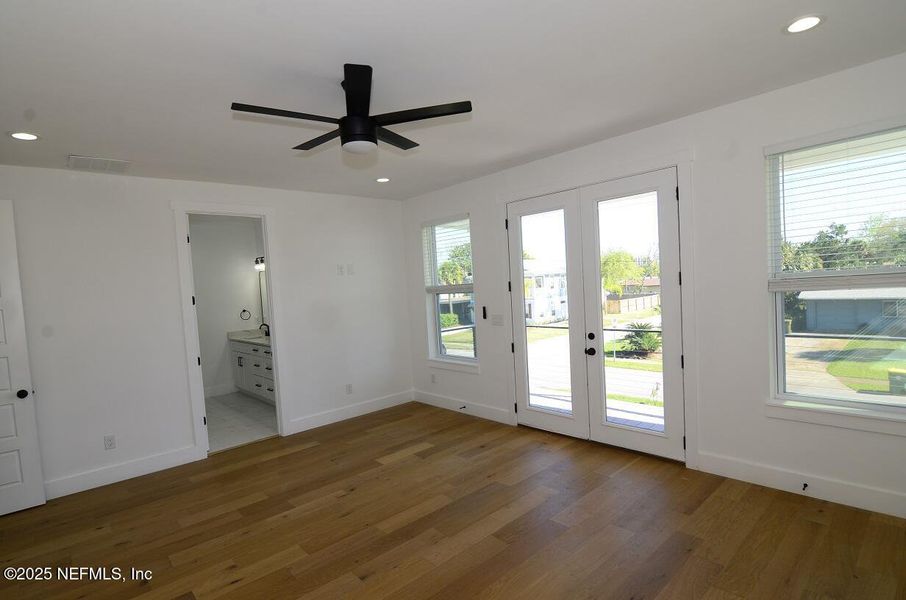 Spacious, unfurnished interior of a new home in , Jacksonville (Image 16).