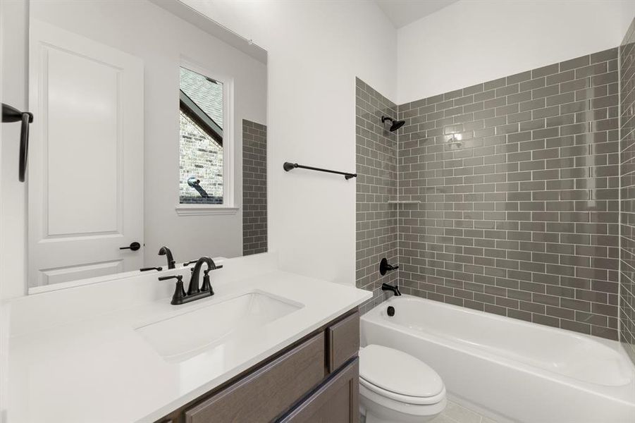 06. 2213 Clairmount - 2ND Bath