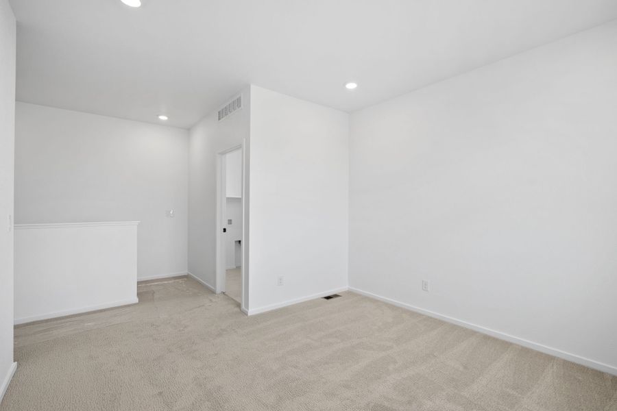 Spacious, unfurnished interior of a new home in Independence, Elizabeth (Image 22).