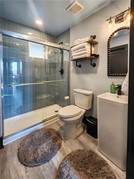 Image 33 of a home in .