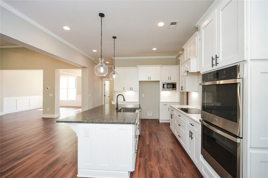 Furnished interior view inside a new home in , Jasper (Image 9).