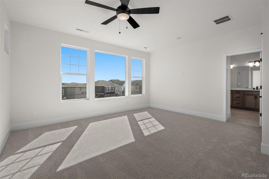 Spacious, unfurnished interior of a new home in Trailside at Cottonwood Creek, Colorado Springs (Image 31).