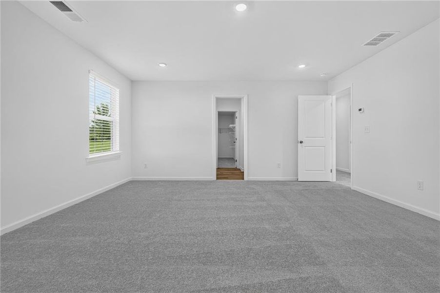 Spacious, unfurnished interior of a new home in Apalachee Hills, Bethlehem (Image 28).