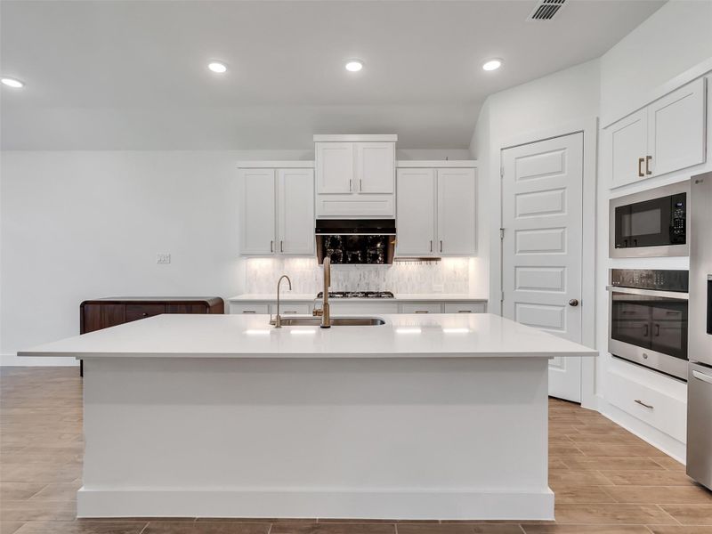 Furnished interior view inside a new home in Tompkins Reserve, Katy (Image 9).
