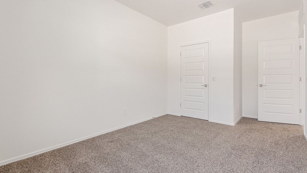 Spacious, unfurnished interior of a new home in Sycamore Vista, Vail (Image 32).