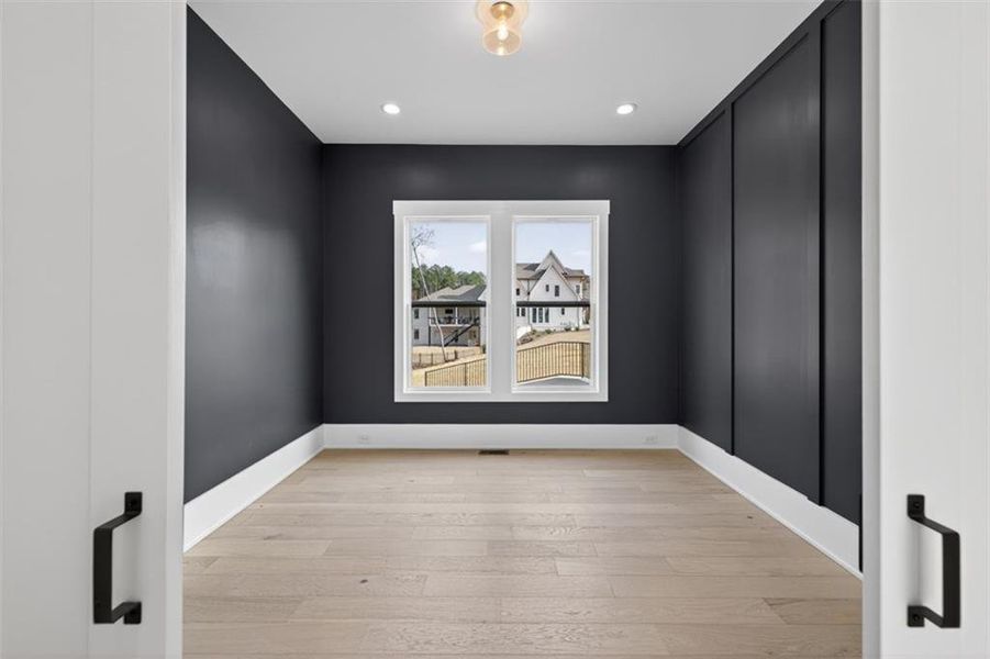 Spacious, unfurnished interior of a new home in , Jefferson (Image 27).