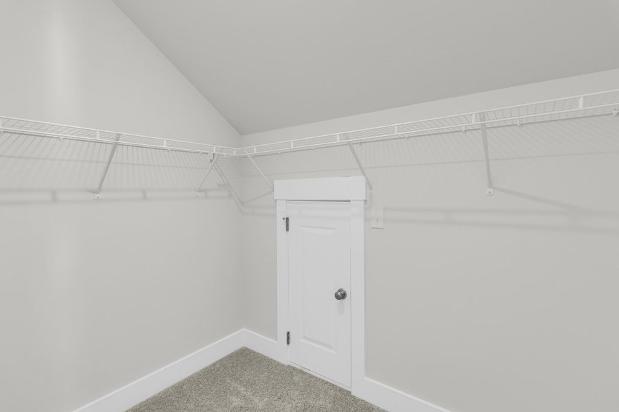Spacious, unfurnished interior of a new home in , Summerville (Image 33).