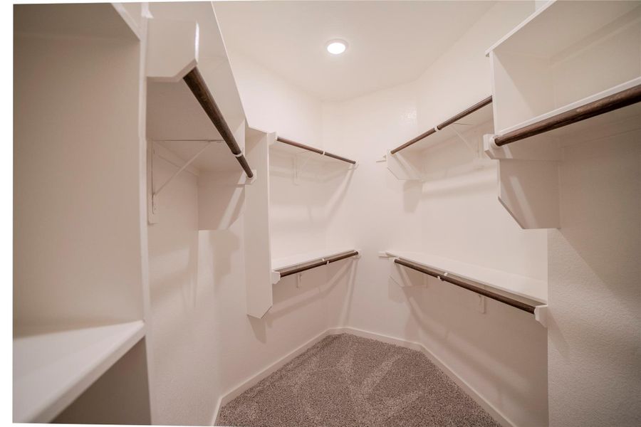 Spacious, unfurnished interior of a new home in , Brenham (Image 27).