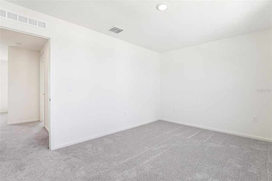 Spacious, unfurnished interior of a new home in The Grove at Scenic Terrace, Lake Hamilton (Image 30).