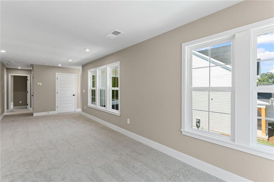Spacious, unfurnished interior of a new home in Twin Lakes, Hoschton (Image 28).