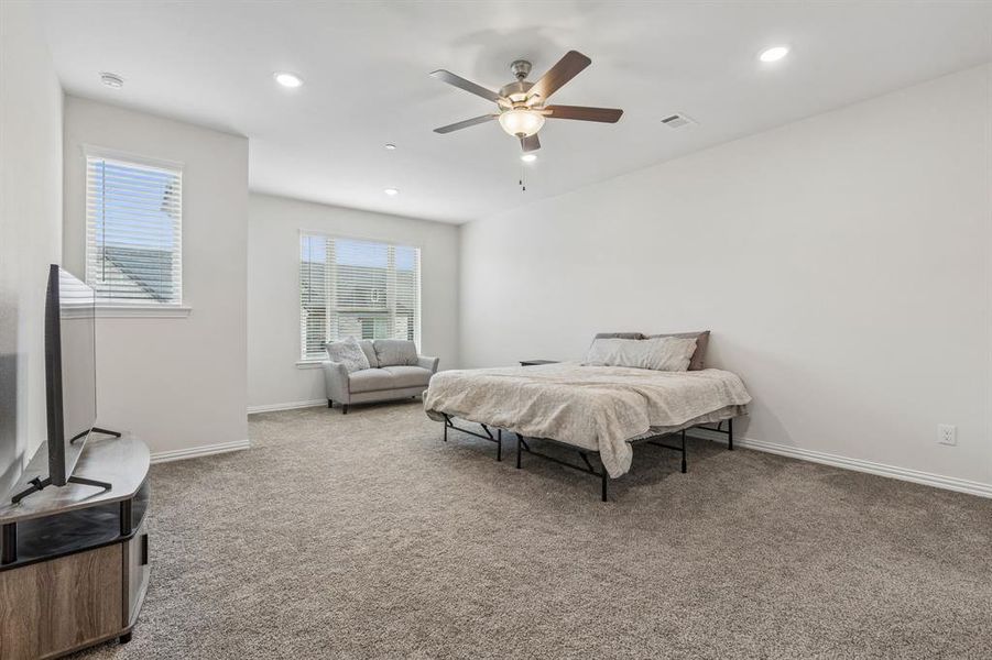 Furnished interior view inside a new home in , Frisco (Image 17).