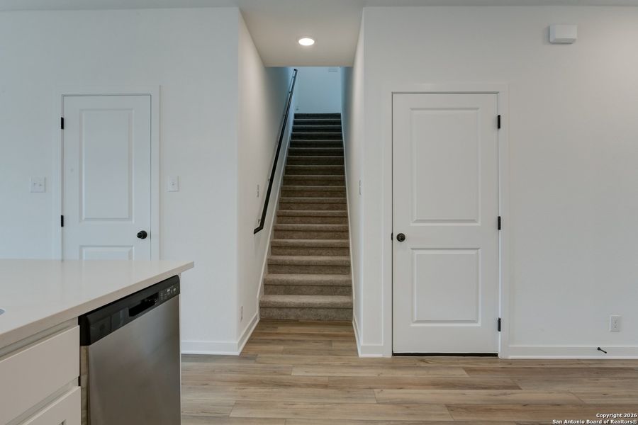 Spacious, unfurnished interior of a new home in Arcadia Ridge, San Antonio (Image 22).