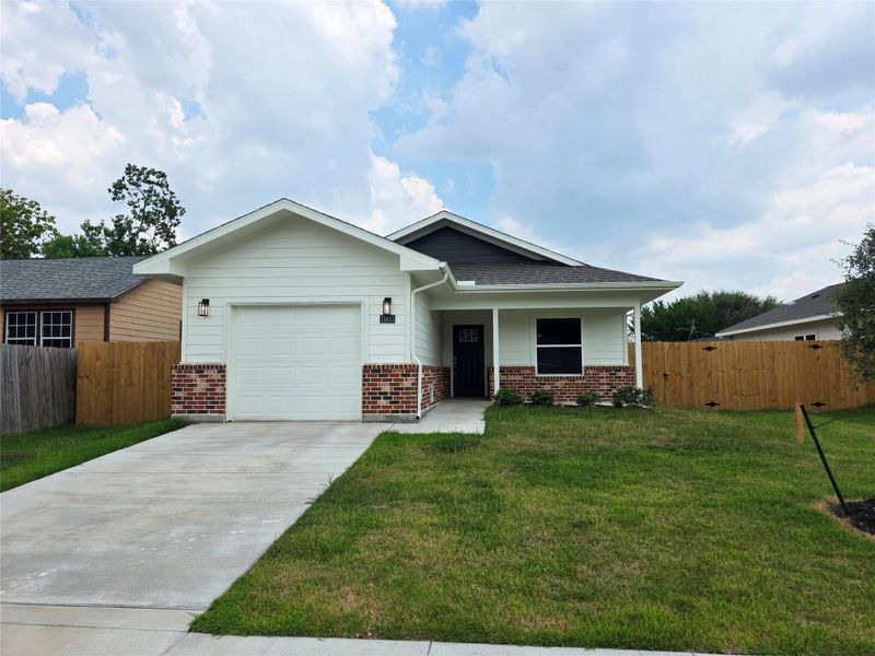 Front exterior of a new home in , Houston, TX, highlighting curb appeal (Image 15). Front exterior of a new home in , Houston, TX, highlighting curb appeal (Image 15).