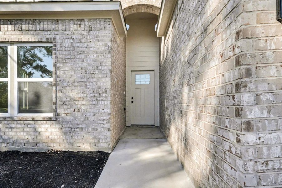 Exterior details and patio area of a home in , La Marque (Image 16).